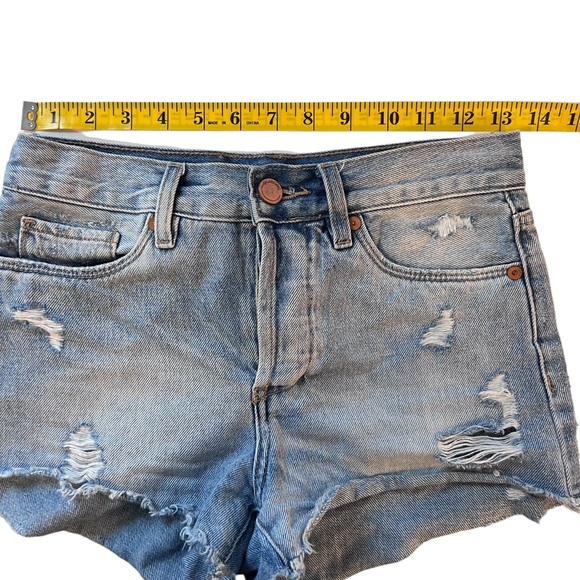 Blanknyc Distressed Denim Jean Shorts Size 24 - Picture 6 of 10
